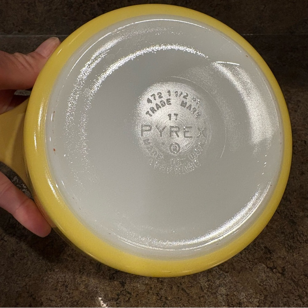 Pyrex Vintage Town and Country 1 1/2 Pint Pyrex Casserole with Lid 472 - Picture 7 of 8